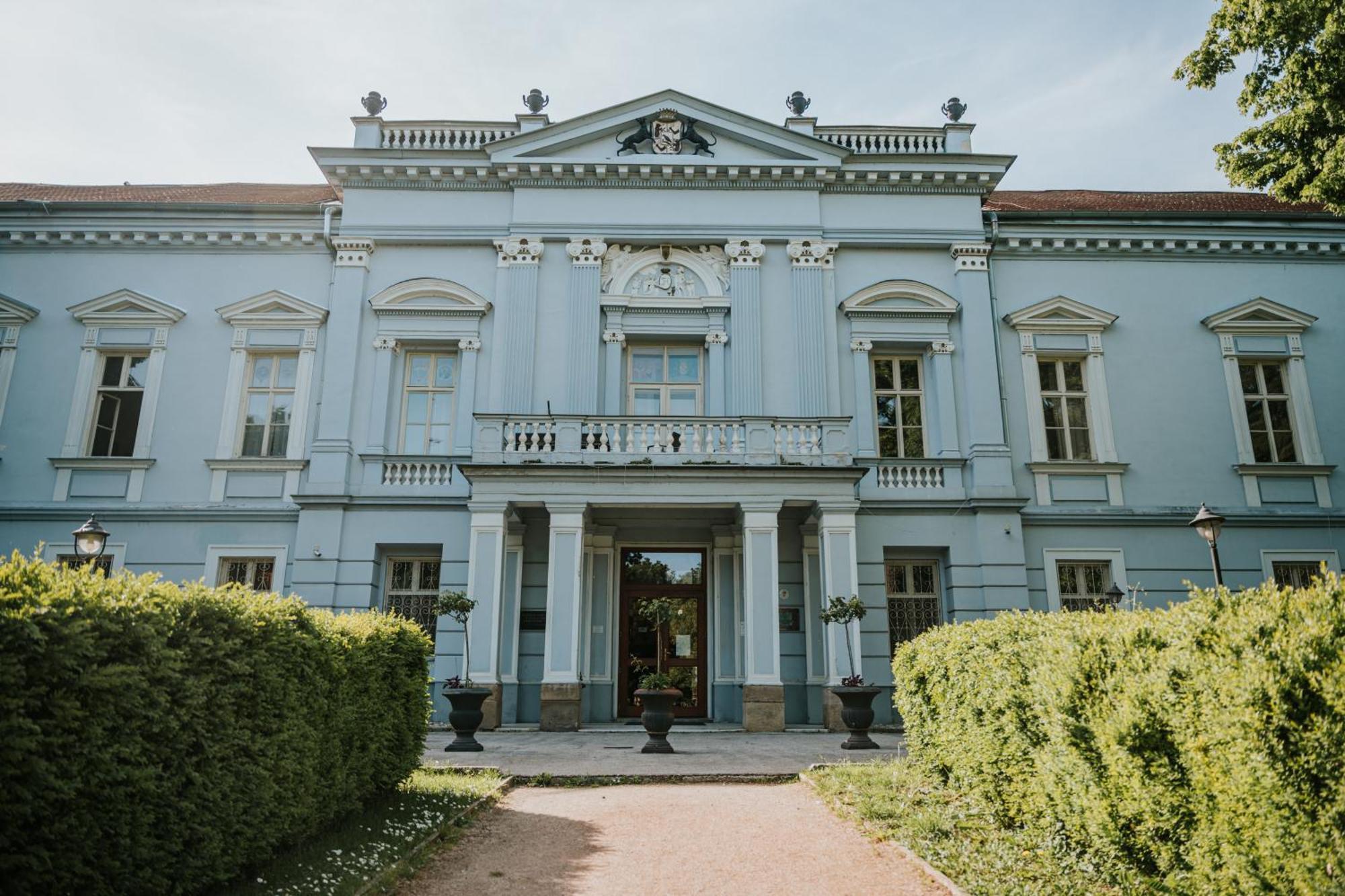 Hotel Kastiel Mojmírovce Exterior foto
